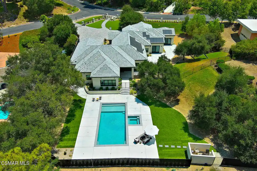Photo 1 of Sale Pending at 395 Sherwood Ct, Thousand Oaks, CA 91361 | MLS# 226004033 | Listing updated on 2026-10-30