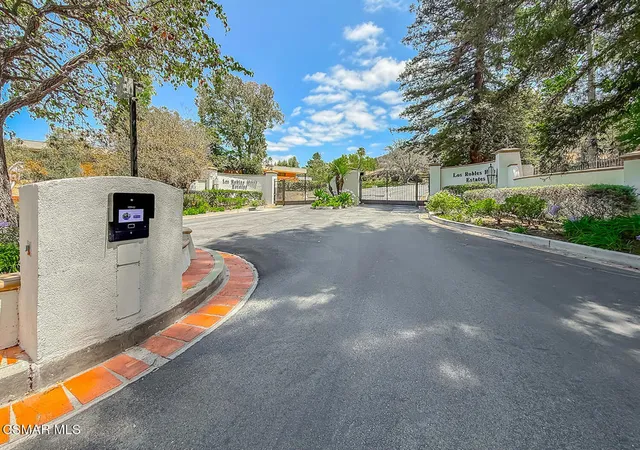 Photo 2 of Sale Pending at 395 Sherwood Ct, Thousand Oaks, CA 91361 | MLS# 226004033 | Listing updated on 2026-10-08