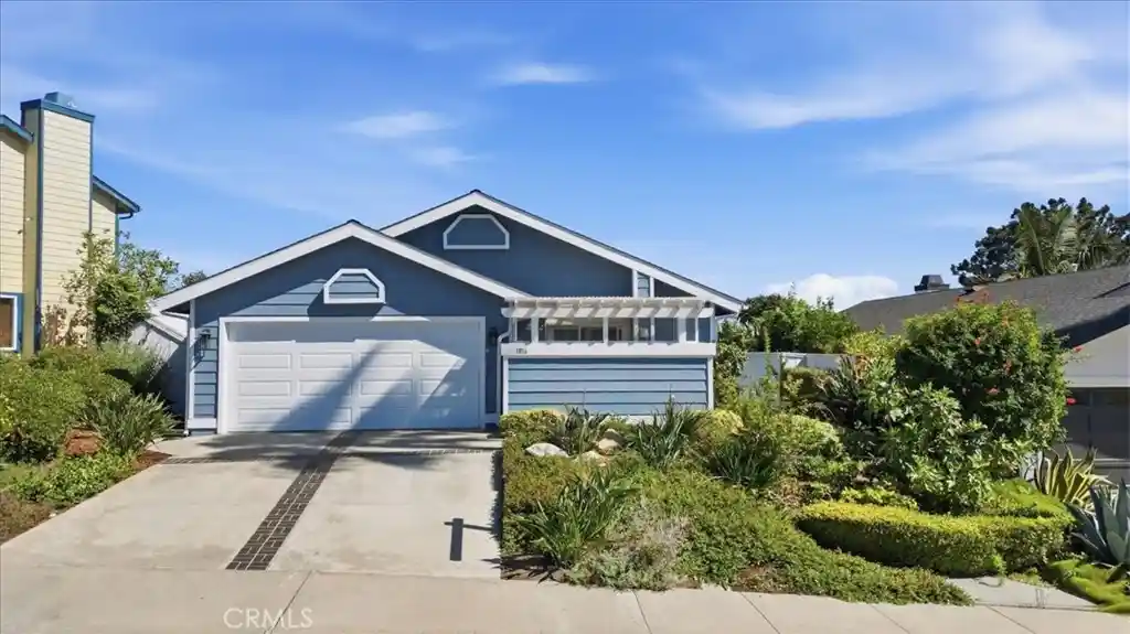 Single family home for sale at 1816 E Pointe, Carlsbad, CA 92008 | MLS# OC26184675