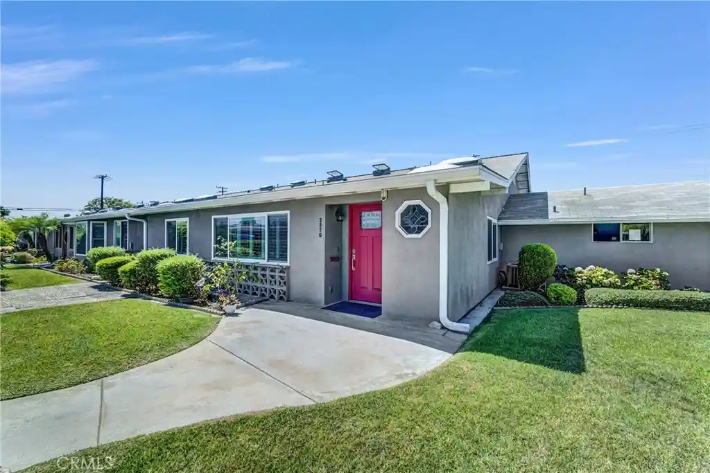 Photo 1 of Sale Pending at 1491 Interlachen Rd #M10-257G, Seal Beach, CA 90740 | MLS# SW26184719 | Listing updated on 2026-10-15