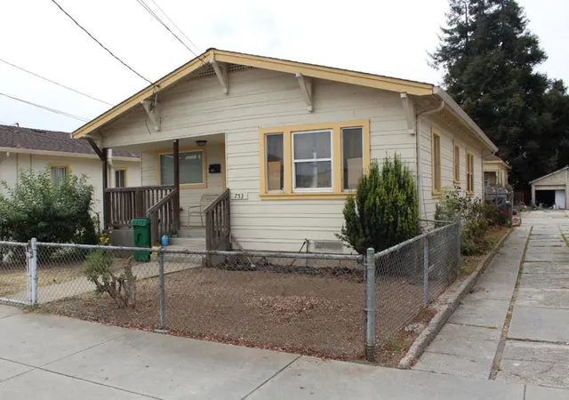 Photo 2 of Sale Pending at 747 Rodriguez St, Watsonville, CA 95076 | MLS# ML82058721 | Listing updated on 2026-09-21