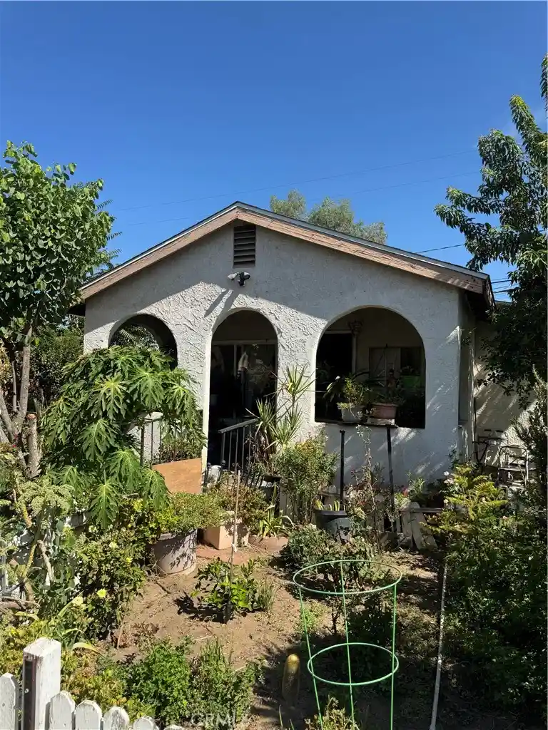Photo 1 of Sale Pending at 174 E 11th, Perris, CA 92570 | MLS# TR26184749 | Listing updated on 2026-10-23