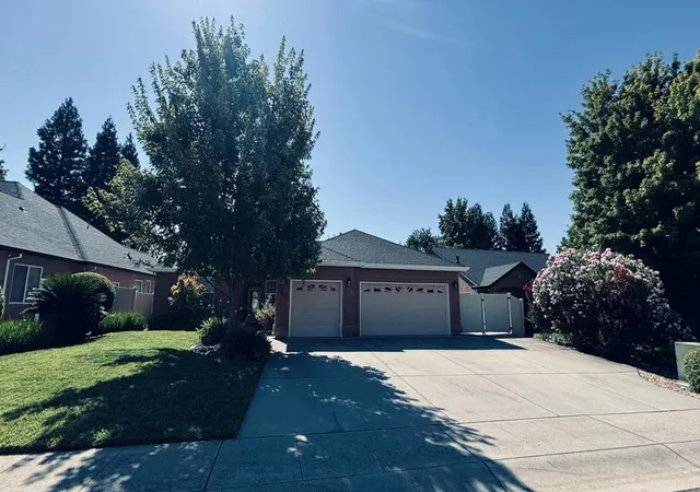 Single family home for sale at 2177 Cadjew St, Redding, CA 96003 | MLS# 219151776DA