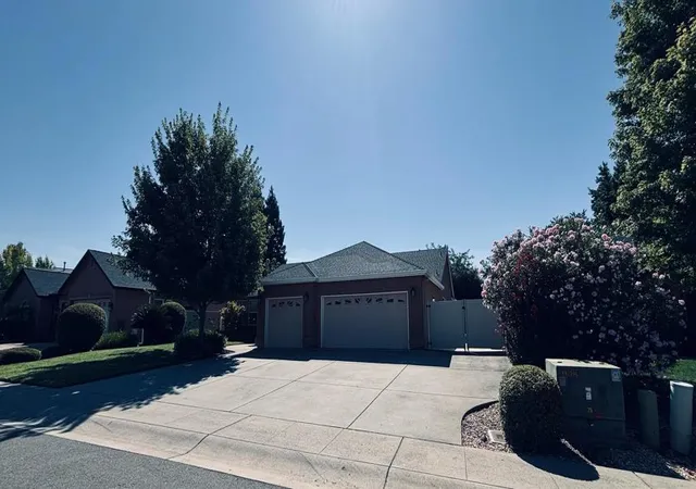 Photo 3 of Single family home for sale at 2177 Cadjew St, Redding, CA 96003 | MLS# 219151776DA | Listing updated on 2026-10-07