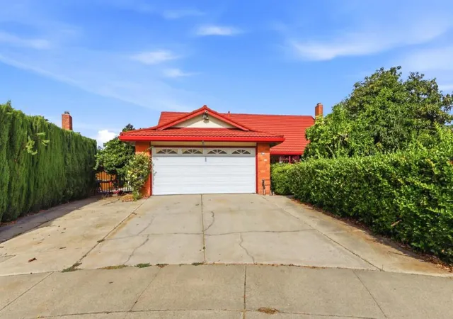 Photo 2 of Single family home for sale at 3624 Bridal Pl Ct, San Jose, CA 95121 | MLS# ML82058733 | Listing updated on 2026-10-01