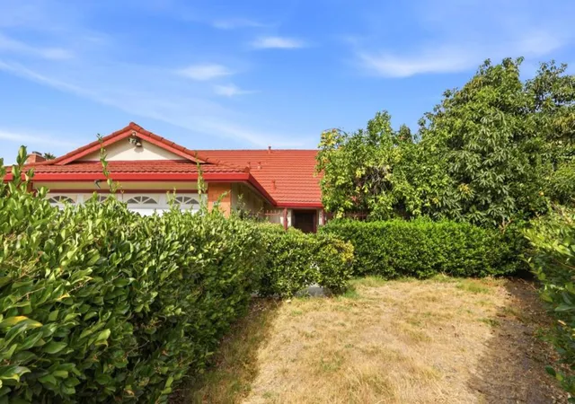 Photo 3 of Single family home for sale at 3624 Bridal Pl Ct, San Jose, CA 95121 | MLS# ML82058733 | Listing updated on 2026-10-01