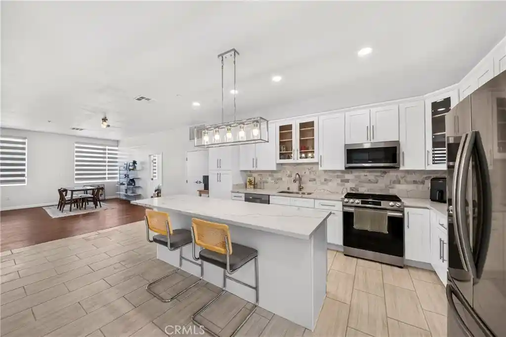Listing Photo 1 - Condo for sale in 435 W Ctr St located at 435 W Ctr St, Anaheim, CA 92805 - Unit #316