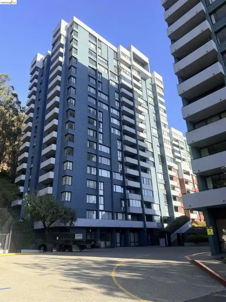 Condo for sale at 555 Pierce St #1021, Albany, CA 94706 | MLS# 41145962
