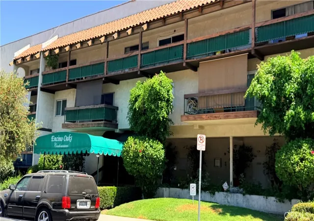 Photo 1 of Condo for sale at 5460 White Oak No D312, Los Angeles, CA 91316 | MLS# DW26184893 | Listing updated on 2026-09-16