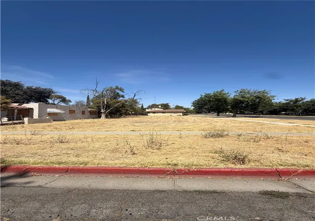 Photo 2 of Single family home for sale at 409 W 25Th St, Merced, CA 95340 | MLS# MC26181953 | Listing updated on 2026-09-09