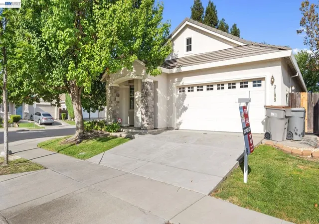 Photo 2 of Single family home for sale at 3199 Maui St, West Sacramento, CA 95691 | MLS# 41145970 | Listing updated on 2026-09-28
