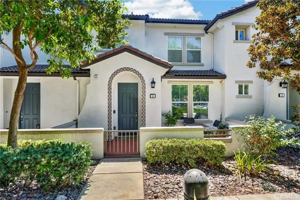 Condo for sale at 15723 Parkhouse #3, Fontana, CA 92336 | MLS# IG26184960