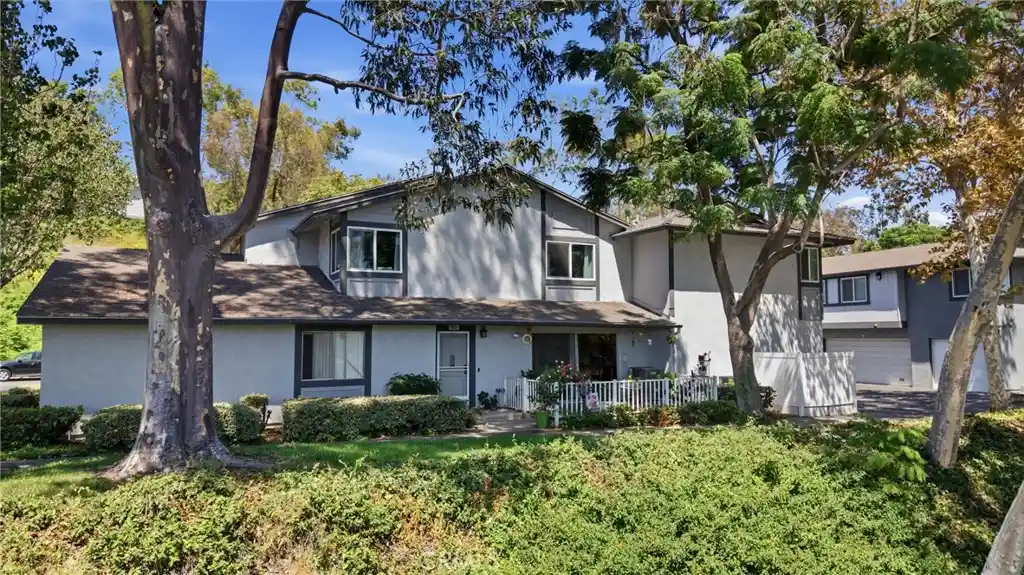 Townhouse for sale at 19854 White Spring, Yorba Linda, CA 92886 | MLS# RS26184555