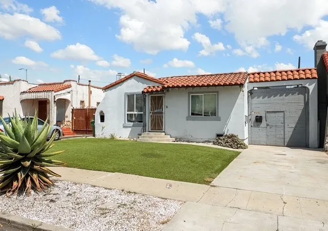 Photo 1 of Sale Pending at 2149 W 80th, Los Angeles, CA 90047 | MLS# SR26184973 | Listing updated on 2026-09-30