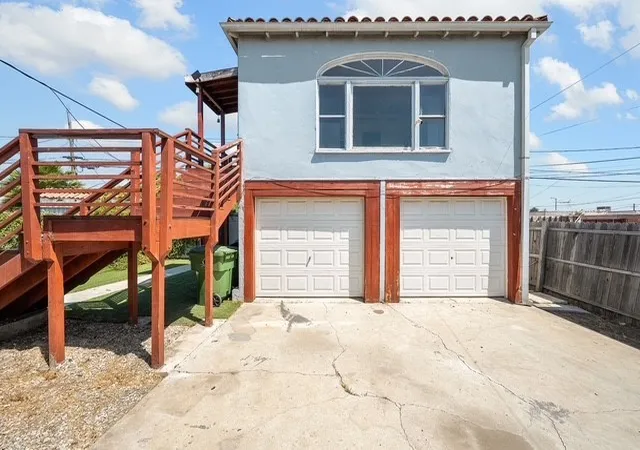 Photo 2 of Sale Pending at 2149 W 80Th, Los Angeles, CA 90047 | MLS# SR26184973 | Listing updated on 2026-09-30