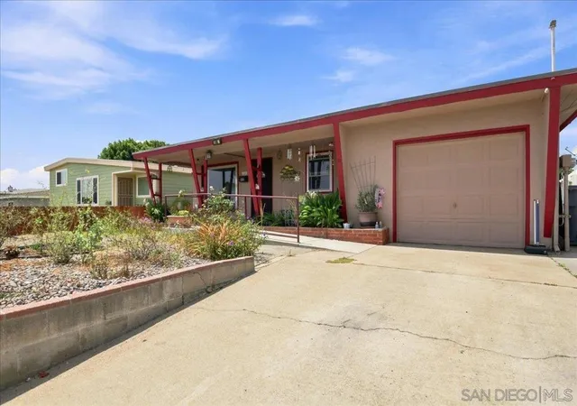 Photo 1 of Single family home for sale at 986 9th St, Imperial Beach, CA 91932 | MLS# 260020690SD | Listing updated on 2026-08-31