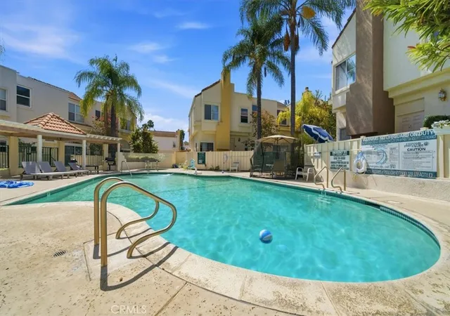 Photo 3 of Condo for sale at 5455 Sylmar #1402, Sherman Oaks, CA 91401 | MLS# OC26180244 | Listing updated on 2026-10-11