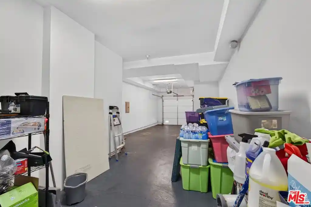 Listing Photo 38 - Condo for sale in Village Green located at 4600 Don Lorenzo Dr, Los Angeles, CA 90008 - Unit 4600 Don Lorenzo Dr
