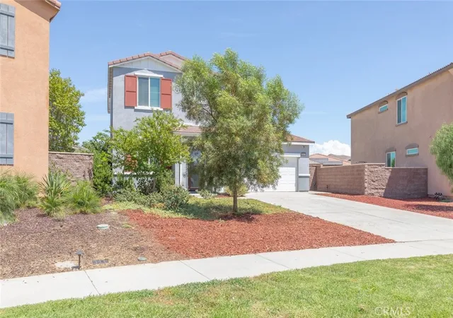 Photo 3 of Single family home for sale at 29517 Summerly, Lake Elsinore, CA 92530 | MLS# IG26185050 | Listing updated on 2026-10-06