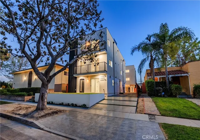 Photo 4 of House for sale at 10810 Hesby, Los Angeles, CA 91601 | MLS# BB26183027 | Listing updated on 2026-09-13