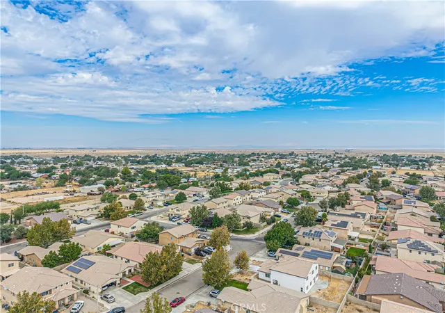 Photo 3 of Single family home for sale at 45313 Robinson Dr, Lancaster, CA 93535 | MLS# SR26183299 | Listing updated on 2026-10-03