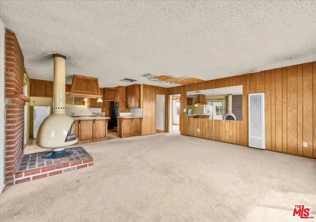 Photo 4 of Single family home for sale at 52351 Geronimo Ave, Pioneertown, CA 92268 | MLS# 26873991 | Listing updated on 2026-10-08