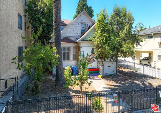 Photo 2 of Multi family home for sale at 3015 Shrine Pl, Los Angeles, CA 90007 | MLS# 26874405 | Listing updated on 2026-09-01