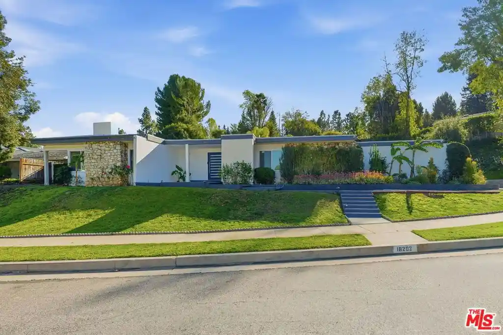 Photo 1 of Single family home for sale at 18202 Lake Encino Dr, Encino, CA 91316 | MLS# 26876315 | Listing updated on 2026-10-15