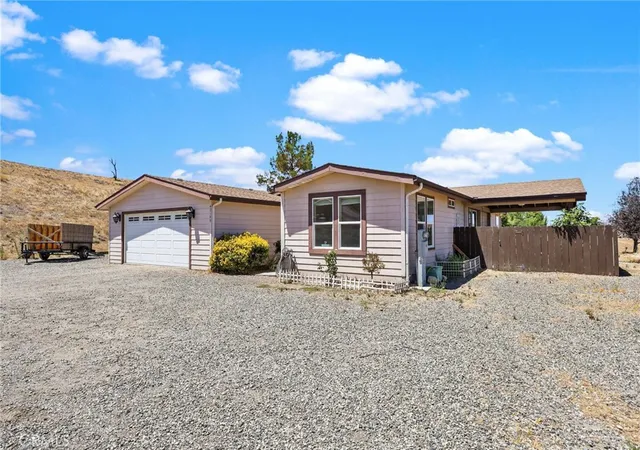 Photo 3 of Single family home for sale at 42199 Rambling Ln, Aguanga, CA 92536 | MLS# IV26183862 | Listing updated on 2026-09-09