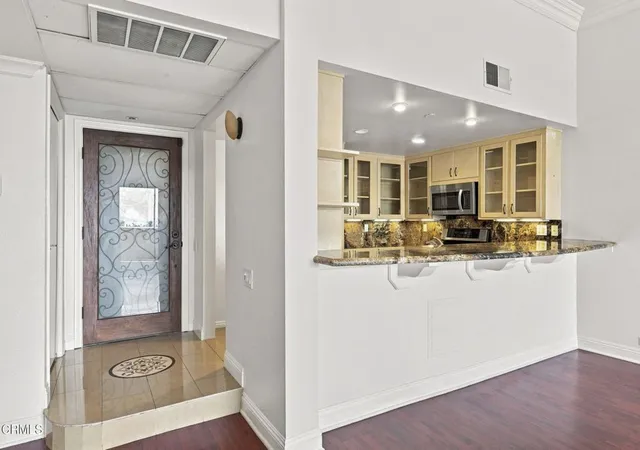 Photo 4 of Condo for sale at 15515 W Sunset Blvd #504, Pacific Palisades, CA 90272 | MLS# V1-38364 | Listing updated on 2026-09-13