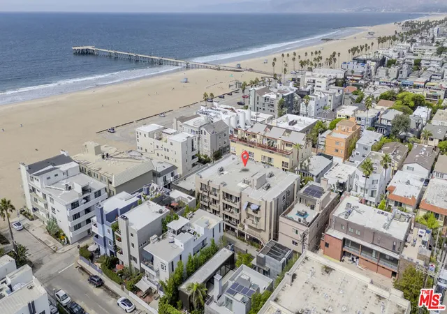 Photo 2 of Condo for sale at 20 Catamaran St #104, Los Angeles, CA 90292 | MLS# 26876313 | Listing updated on 2026-09-13
