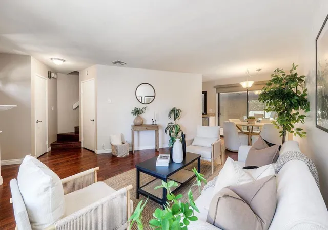 Listing Photo 5 - Condo for sale in building located at 2232 Caminito Pajarito, San Diego, CA 92107 - Unit #114