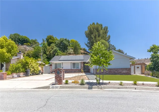 Photo 1 of Single family home for sale at 22201 Barbacoa, Saugus, CA 91350 | MLS# DW26185401 | Listing updated on 2026-10-09