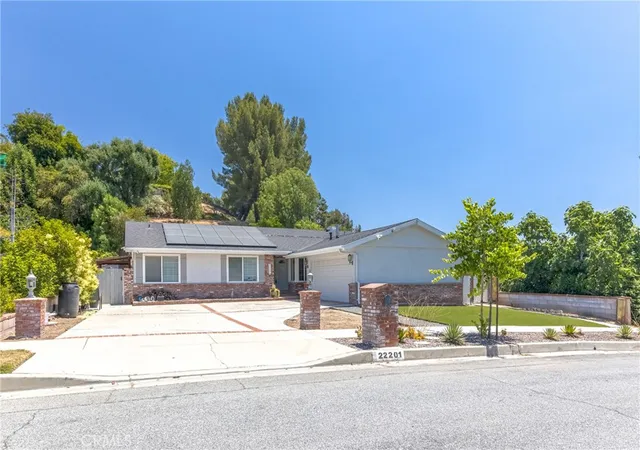 Photo 2 of Single family home for sale at 22201 Barbacoa, Saugus, CA 91350 | MLS# DW26185401 | Listing updated on 2026-10-09