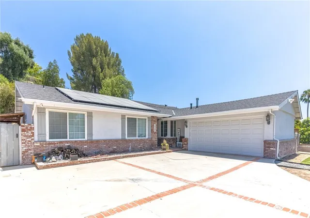 Photo 3 of Single family home for sale at 22201 Barbacoa, Saugus, CA 91350 | MLS# DW26185401 | Listing updated on 2026-10-09