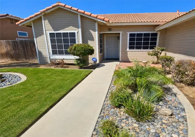 Photo 3 of Single family home for sale at 713 Harvest Creek Rd, Bakersfield, CA 93312 | MLS# TR26185441 | Listing updated on 2026-10-10