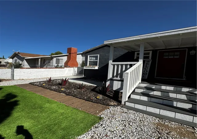 Photo 3 of Single family home for sale at 977 W Hays, Banning, CA 92220 | MLS# IV26185484 | Listing updated on 2026-09-15