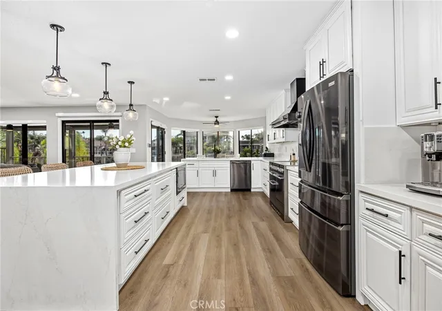 Photo 4 of Single family home for sale at 30205 White Wake, Canyon Lake, CA 92587 | MLS# SW26185503 | Listing updated on 2026-10-04