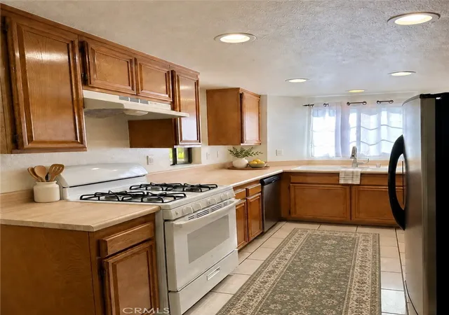 Photo 4 of Condo for sale at 10220 De Soto Ave #6, Chatsworth, CA 91311 | MLS# CV26185466 | Listing updated on 2026-09-21