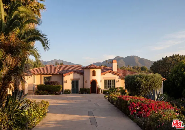 Photo 2 of Single family home for sale at 29089 Grayfox St, Malibu, CA 90265 | MLS# 26876387 | Listing updated on 2026-10-27