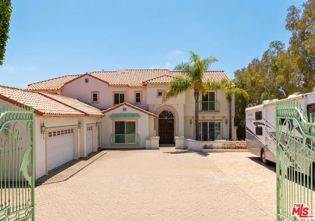 Photo 2 of Mansion for sale at 29752 Baden Pl, Malibu, CA 90265 | MLS# 26876475 | Listing updated on 2026-09-13