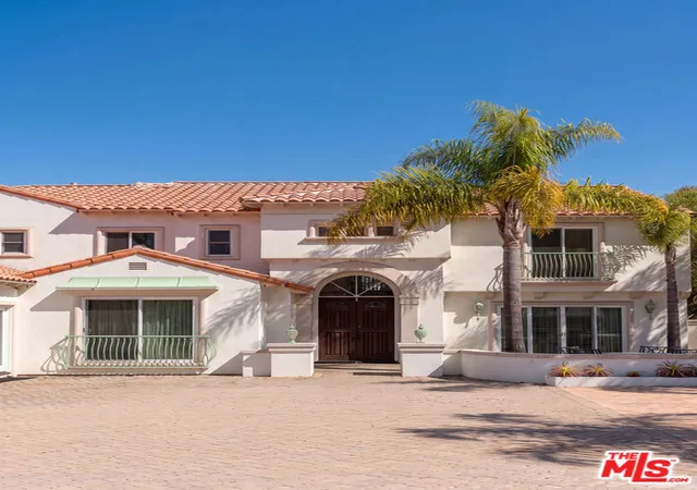 Photo 4 of Single family home for sale at 29752 Baden Pl, Malibu, CA 90265 | MLS# 26876475 | Listing updated on 2026-09-13