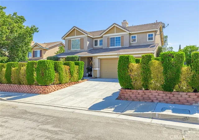 Photo 3 of Single family home for sale at 36632 Oak Hill St, Palmdale, CA 93552 | MLS# DW26185510 | Listing updated on 2026-10-10