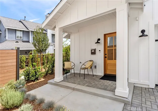 Photo 2 of Condo for sale at 184 W Highland, Sierra Madre, CA 91024 | MLS# AR26185438 | Listing updated on 2026-09-22
