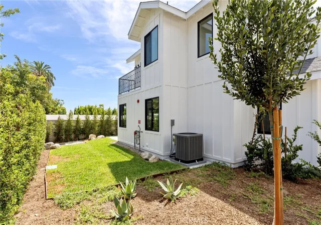 Photo 4 of Condo for sale at 184 W Highland, Sierra Madre, CA 91024 | MLS# AR26185438 | Listing updated on 2026-09-22