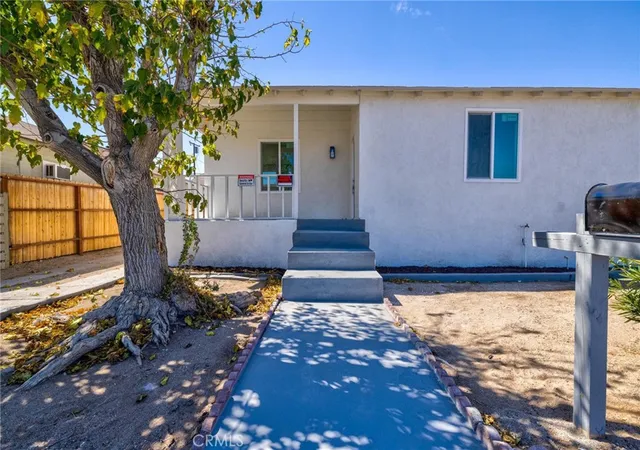 Photo 2 of Single family home for sale at 124 W Fredricks, Barstow, CA 92311 | MLS# DW26170224 | Listing updated on 2026-10-02