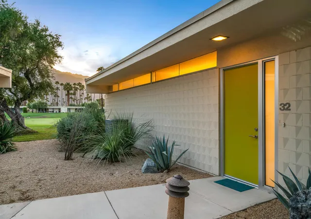 Photo 3 of Condo for sale at 32 Lakeview Cir, Palm Springs, CA 92264 | MLS# 219151809PS | Listing updated on 2026-10-05