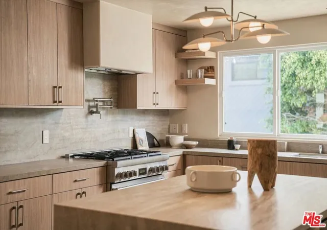 Photo 2 of Condo for sale at 18 Voyage St, Marina Del Rey, CA 90292 | MLS# 26876521 | Listing updated on 2026-10-08