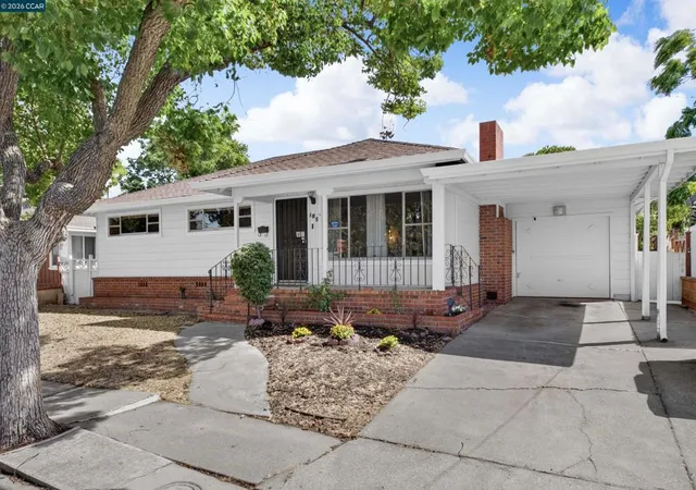 Photo 1 of Single family home for sale at 105 W 15th St, Antioch, CA 94509 | MLS# 41146044 | Listing updated on 2026-09-29
