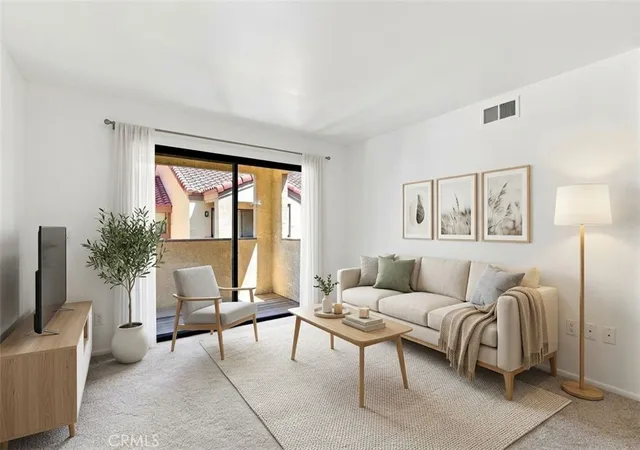 Listing Photo 4 - Condo for sale in building located at 1134 W Blaine, Riverside, CA 92507 - Unit #202